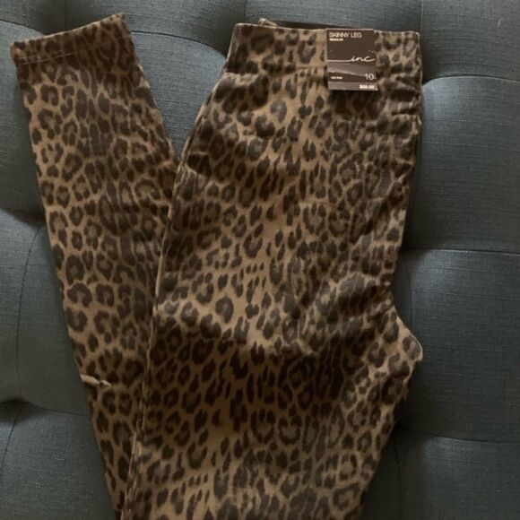 🎄INC Animal Print Skinny Pants - Picture 4 of 5
